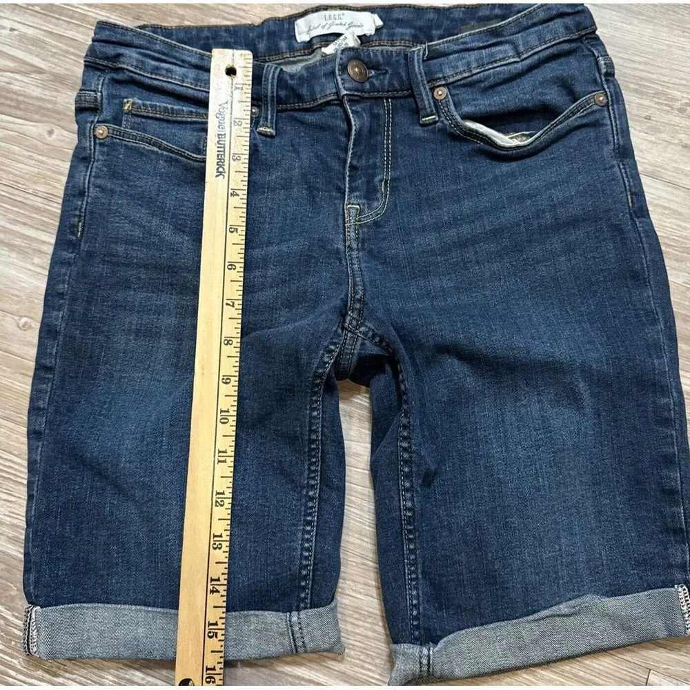 H&M L.O.G.G. Denim Shorts Women's 29‎ Mid Rise Regular Wash Stretch Blue Jean